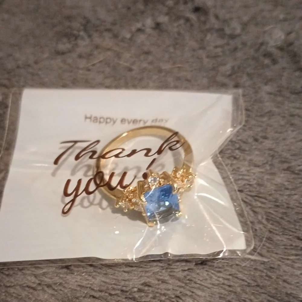 ♥️S Individually $10 Or Bundle 5/$20 Blue and Gold Women's Ring Size 8 💙 - Picture 5 of 6